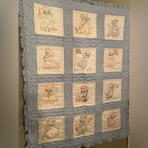 Cats!!! Hand quilted baby blanket. Excellent vintage condition.